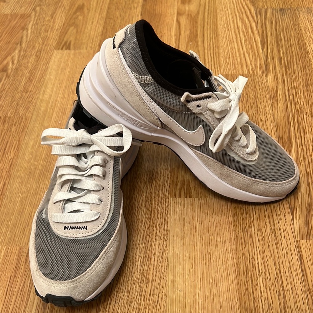 Unisex Nike Sneaker size 3.5Y — worn once